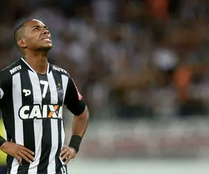 ستاره سابق تیم ملی فوتبال برزیل به اتهام تجاوز جنسی به 9 سال زندان محکوم شد