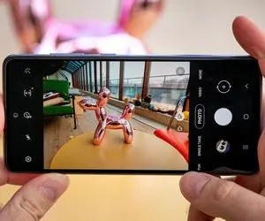 میان رده هایی که تصاویری در حد و اندازه پرچمداران ثبت می کنند