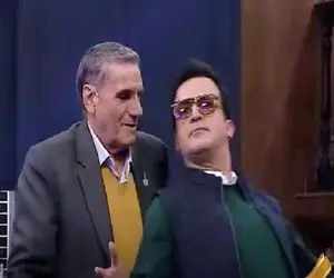 سکانس خندان/حاج آقا به حامد میگه این شعره به من فحش میده/حامد رو "حال و تَر" گیر داد