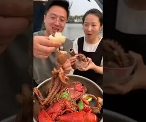 غذای چندش ؛ فکر کن یکی مغزتو گاز بزنه و با نمک بخوره جانور بدبخت اینجوری دادش درومد