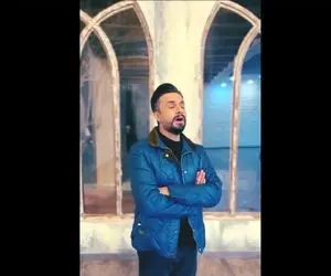 آواز خیابانی؛ ببینید راغب چه دلنشین بدون موسیقی آهنگ اگر دائم بودی کنارم رو میخونه