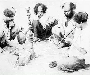 سوار ماشین زمان بشوید؛ ماجراجویی اوباش و لوطیان قاجار