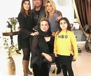 کشف حجاب عجیب گوهر خیراندیش به مناسبت تولد 67 سالگی اش! +عکس