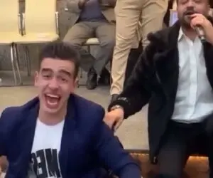 آواز جگرسوز؛ پسر معلول رو ویلچر از ته دل با هق هق آهنگ سوزناکی خوند دلت به درد میاد