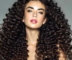 مو فرفری‌ها حتما بخونن؛ نکات طلایی برای مراقبت از موی فِر!