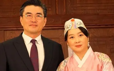 آواز پر احساس؛ سفیر کره تو کویر اطراف قم باز دوباره صبح شد رو از ته دل می خونه