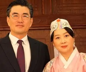 آواز پر احساس؛ سفیر کره تو کویر اطراف قم باز دوباره صبح شد رو از ته دل می خونه