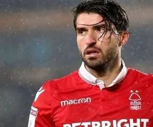 کریم انصاری فرد کجاست؟