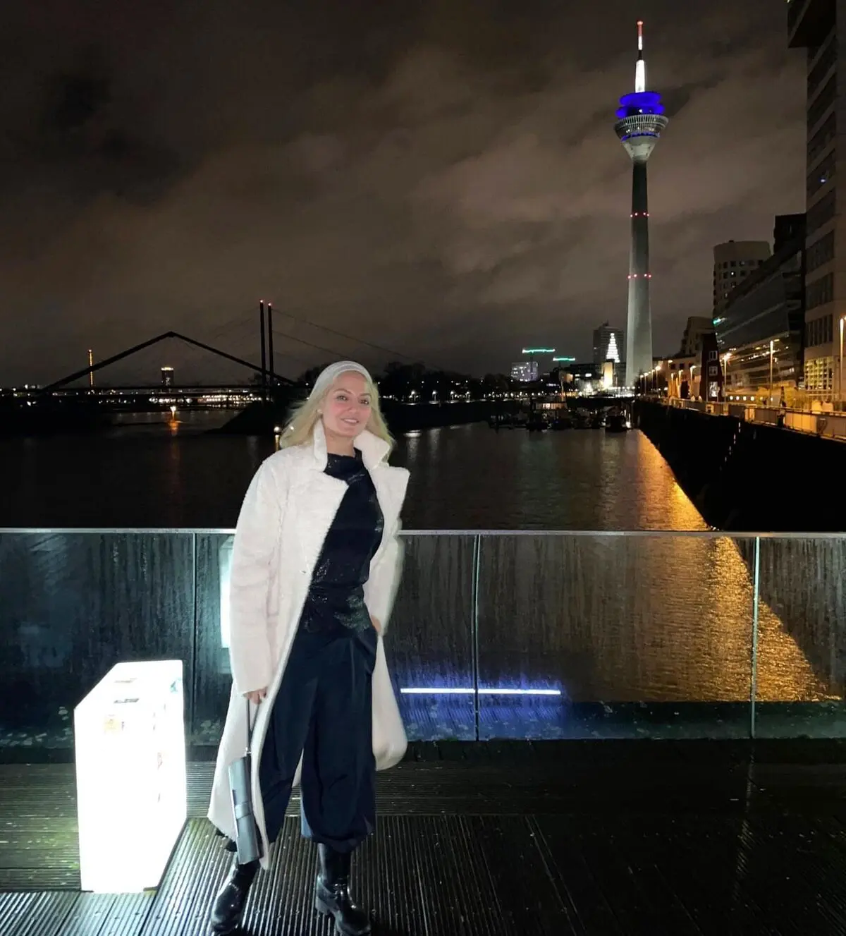 mahnaz_afshar_1640870522