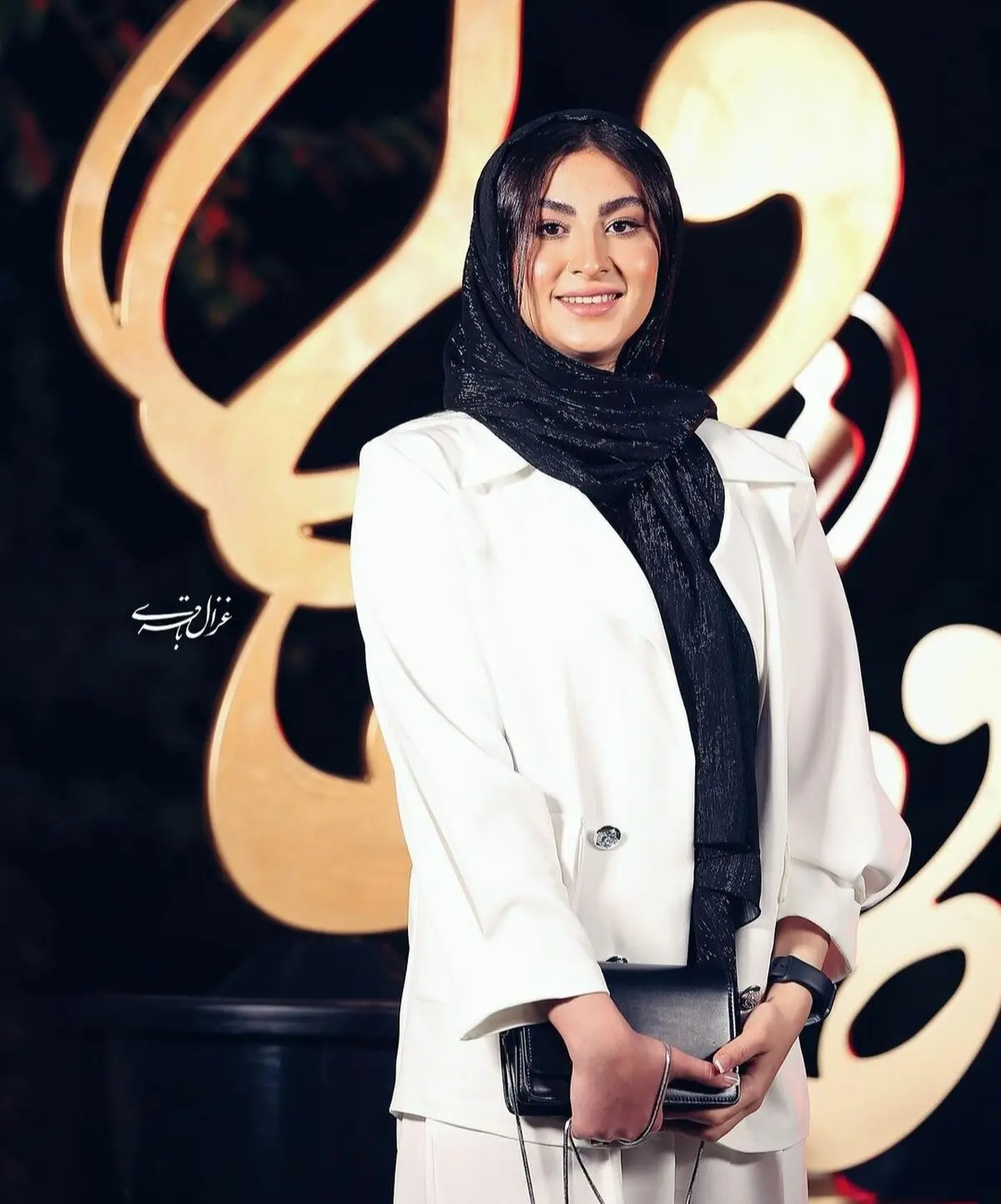 مریم مومن