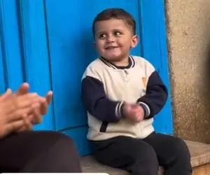 آواز شاد؛ بچه قلقلی بند انگشت اندازشه ولی با آوازش چنان مجلس گردونی میکنه بیا و ببین