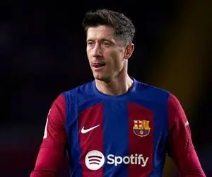 قرارداد لواندوفسکی با بارسلونا خودکار تمدید شد