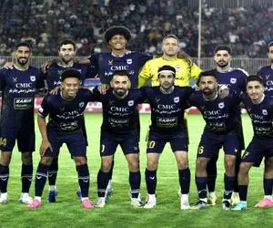 چادرملو با تمام قدرت مقابل استقلال