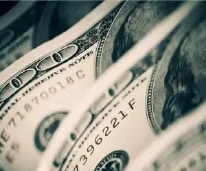 قیمت دلار در آستانه عقب‌ نشینی/ تداوم گارد نزولی بازار در سایه تزریق بازار ساز؟