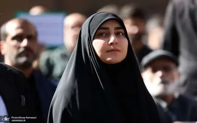 (عکس) زینب سلیمانی در مراسم تشییع مرحوم محمد کاسبی