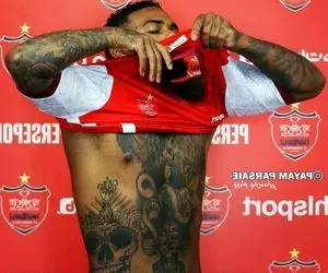 عکسی از لوکادیا که برق از سر پرسپولیسی ها پراند