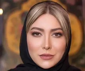 عکس فریبا نادری در آسانسور با گوشی 50 میلیونی اش!