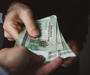 میزان افزایش حقوق کارمندان و بازنشستگان در سال 1402 چقدر است؟ 