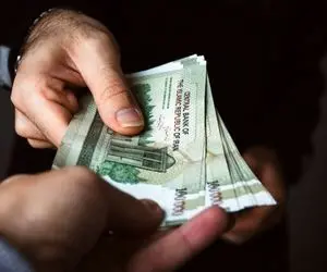 میزان افزایش حقوق کارمندان و بازنشستگان در سال 1402 چقدر است؟ 