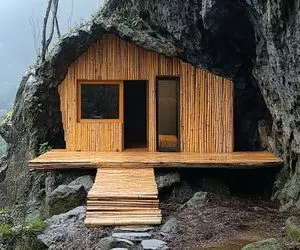 معماری خلاقانه؛ صخره تو ارتفاع 100پایی با دریل طرحدار تراشید خونه اعیونی شه خرس نخورش