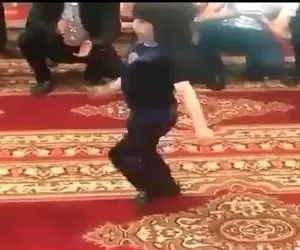 آواز شاد؛ این بچه کلا اندازه یه کدوتنبله ولی ببین چقد قشنگ رقص پای آذری میره مات میشی