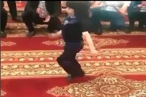 آواز شاد؛ این بچه کلا اندازه یه کدوتنبله ولی ببین چقد قشنگ رقص پای آذری میره مات میشی