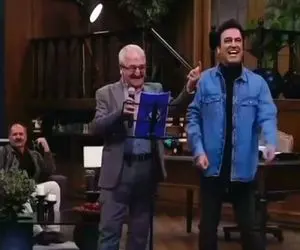 آواز شاد/رقص و لرز بندی حامد آهنگی رو استیج با آهنگ زلیخا زلیخا