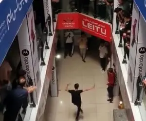 آواز شاد؛ تو بازار تبریز برق رفته مغازه دارا ریختن بیرون آذری میرقصن چه دستیم میزنن