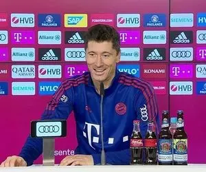 از خود لیونل مسی بپرسید که چرا به من رای نداده است!