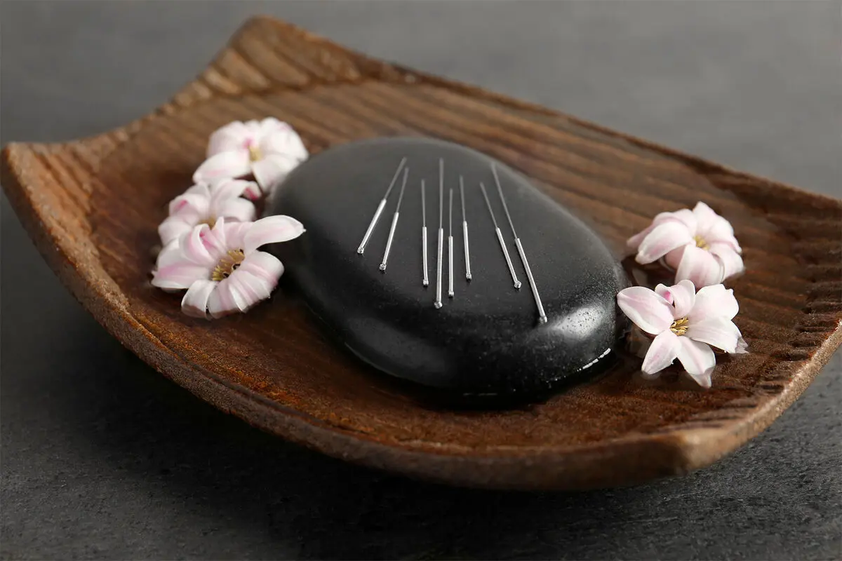 stock-needles-on-rock-compressed
