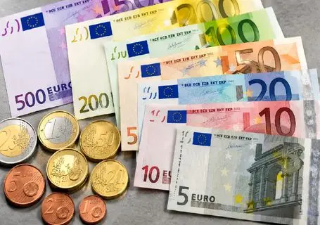 قیمت یورو امروز سه شنبه 23 تیر 1405 + جدول عملکرد
