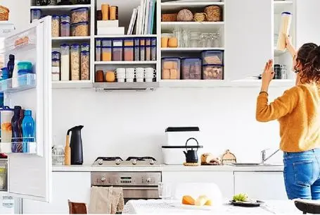 ترفندهای خانه داری؛ نظم دهی و مرتب کردن کابینت برای آشپزخونه های کوچیک