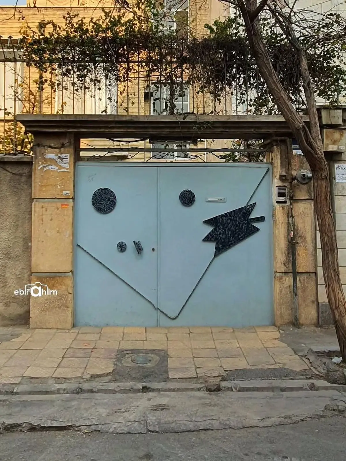 چرا دیگه در های ورودی رو این_شکلی درست نمیکنن؟؟نظرتون چیه؟؟عکس@ebrahim_azarpour ———————————————@ (10)