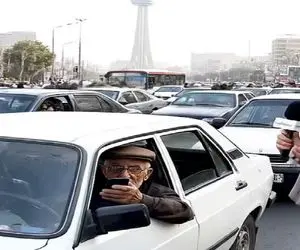 سکانس خندان؛ جواب پیرمرد قند به مجری روده برت میکنه حاجی قشنگ از زمونه جلوتر