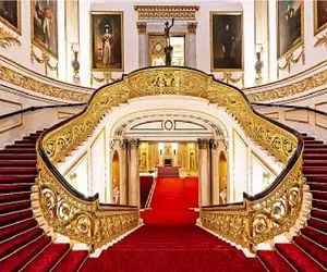 معماری خلاقانه؛ ملکه الیزابت کاخ یجور ساخته بخوای بری دستشویی باید با اسب بری