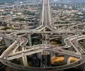 معماری خلاقانه؛ پل ستاره ساختن نماش هر چی دور میشه پیچیدگیش بیشتر میشه چشات 2،2 میزنه