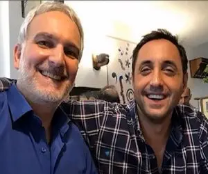 سکانس خندان/آبروریزی بنفشه خواه درمجلس ختم پدر امیرحسین رستمی قهقهه میزنه بیرونش کردن