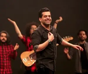 آواز عاشقانه؛ وقتی رضا بهرام گل عشق رو خوند و با رقص جذابش دل همه رو بدجور برد