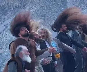 آواز جگرسوز؛ پیر شالیار با گیسوهای کمند جنون گرفتن و از کوه سرازیر شدن دل خون کردن