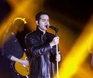 آواز احساسی؛ کنسرت محسن یگانه هر چی جوون سینه سوخته و عاشقه جمع بودن چه گریه ای میکنن