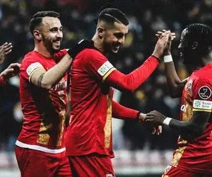 3 گزینه جواد نکونام برای تقویت مرکز خط دفاعی استقلال