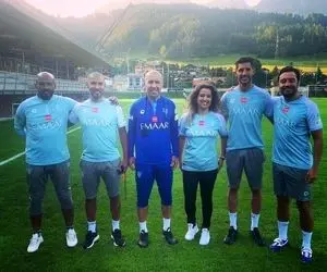 (عکس) جنجال حضور مربی زن در الهلال عربستان