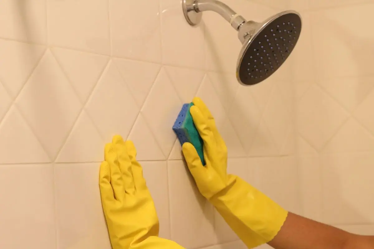 Cleaningthebathroom-4