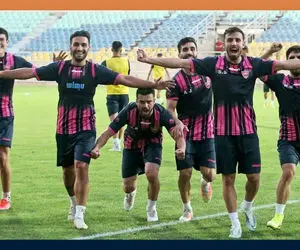 کدام ستاره پنالتی‌ زن پرسپولیس است؟