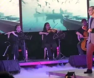 آواز پر طمطراق؛ علیرضا قربان تو کنسرت خارج پر احساس میخونه آمده تا تو به داد دلم برسی