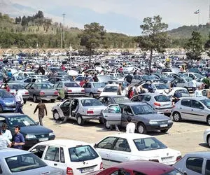 کاهش قیمت خودرو به دنبال کاهش نرخ ارز