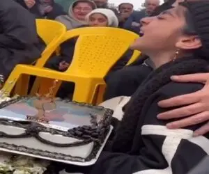 آواز جگرسوز؛ زجه خواهر سر قبر برادرش برای تولدش با آهنگ آروم جونم قلبتو به درد میاره