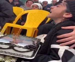 آواز جگرسوز؛ زجه خواهر سر قبر برادرش برای تولدش با آهنگ آروم جونم قلبتو به درد میاره