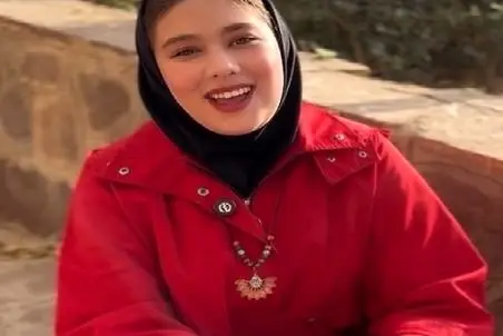 آواز احساسی؛ شعرخوانی دهه هشتادیه در مورد خواستگار که دختر ادایی رو به توبره بست