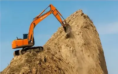 جا به جایی جانکاه؛ اپراتور بیل مکانیکی رفت جایی که شد آنچه نباید